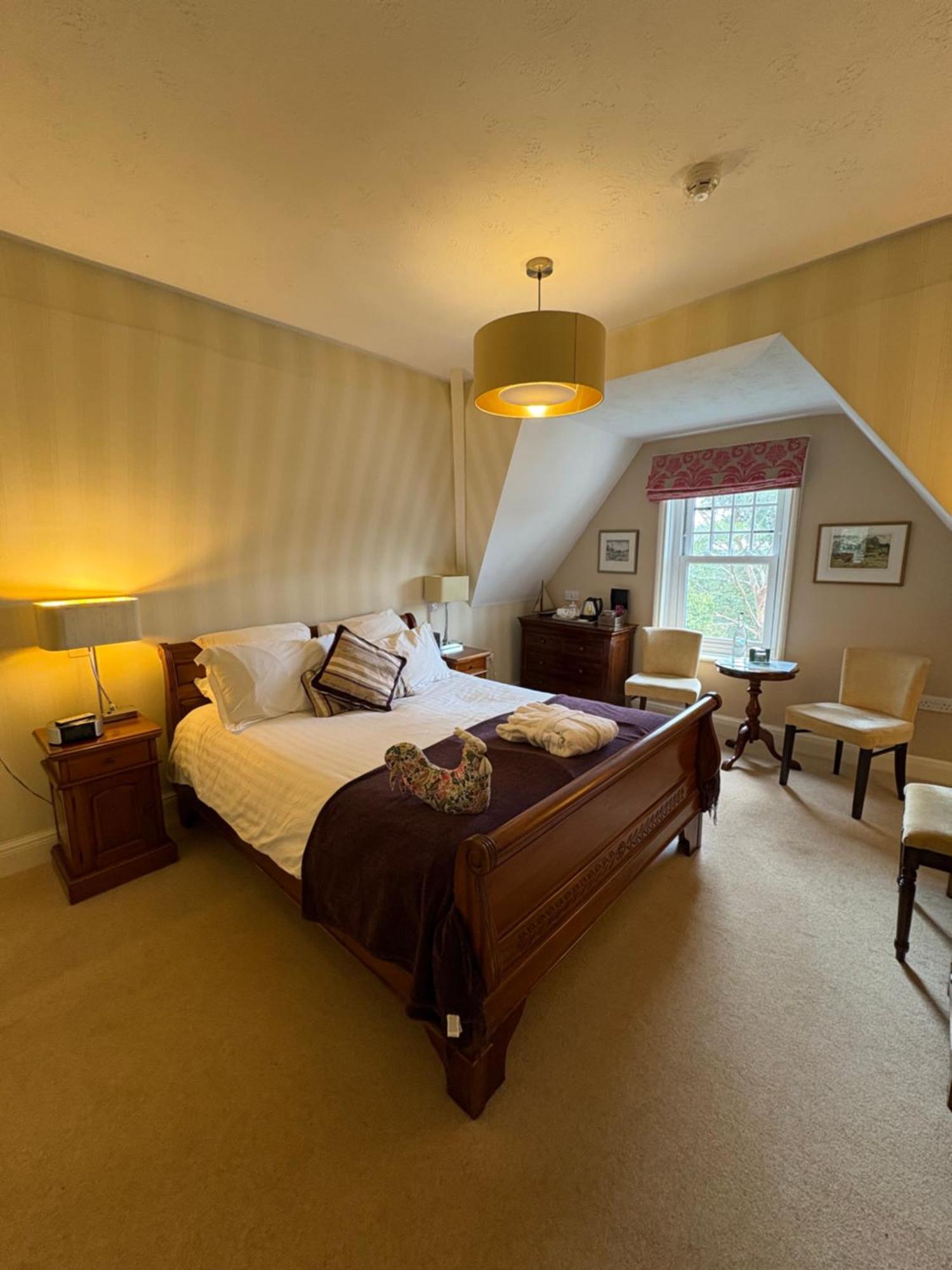 Deluxe Double Room,1742613826:JPEG